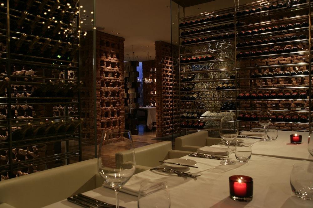 Hyatt Regency And Hotel 4*