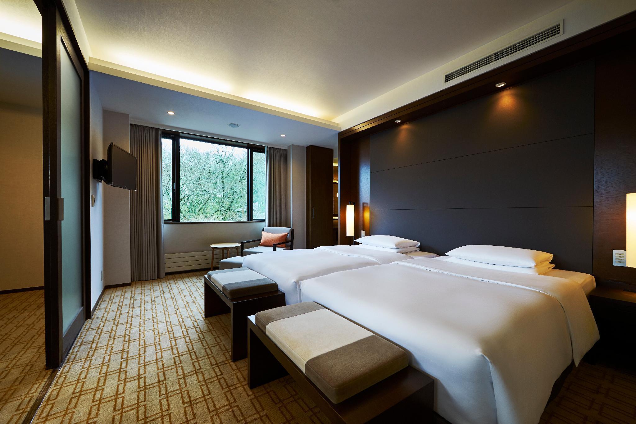 Hyatt Regency And 4* Hakone