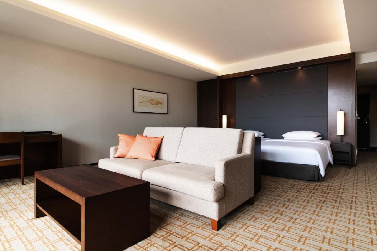 Hyatt Regency And 4* Hakone