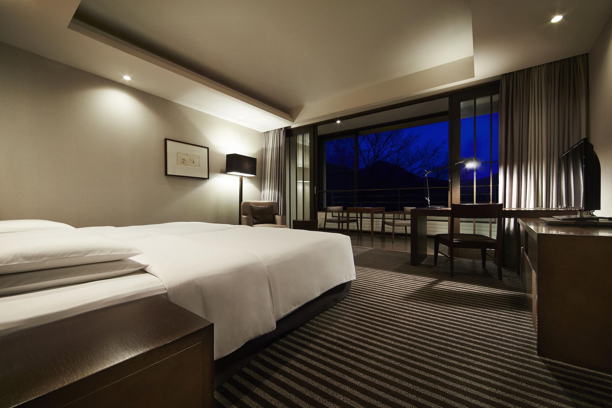 Hotel Hyatt Regency And 4*
