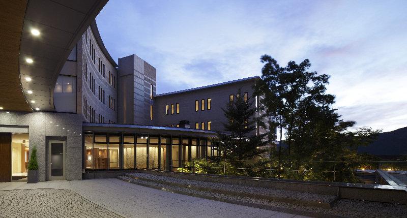 Hyatt Regency And 4* Hakone